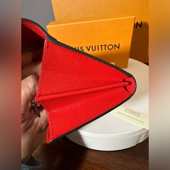 Louisa Vuitton twist lock epi leather long wallet. SOLD OUT COLOR - Picture 4 of 16